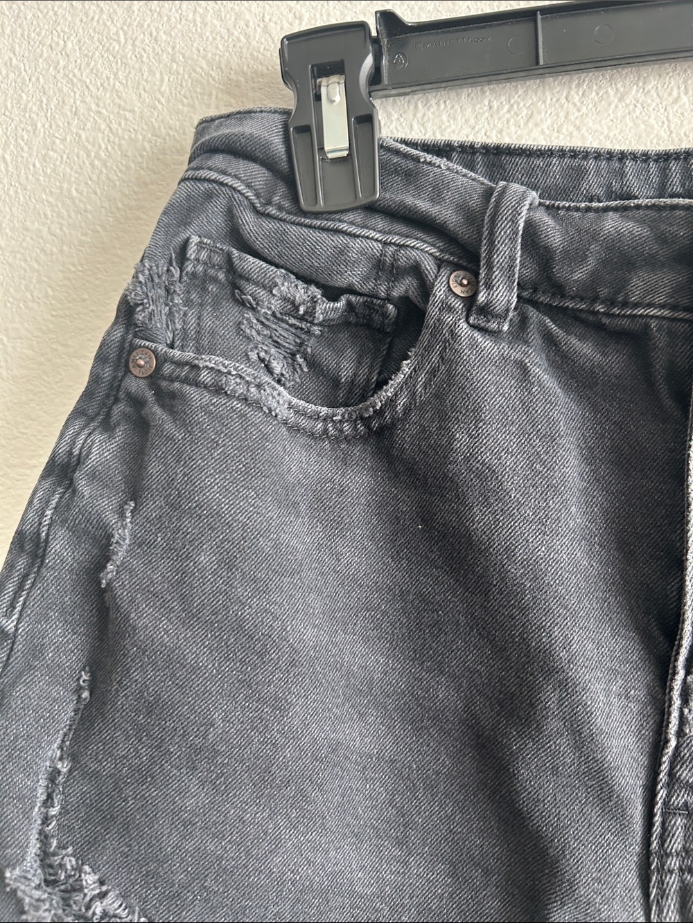 American Eagle Outfitters Black Distressed Frayed Hem Jean Shorts - Picture 6 of 12